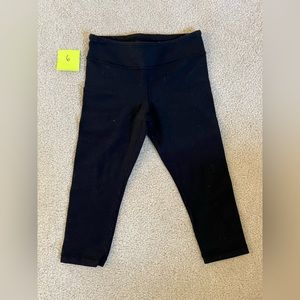 Ivivva black cropped leggings. Size 6